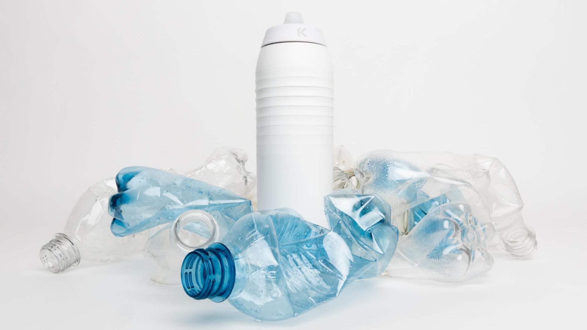 10 peligros de las botellas de plástico