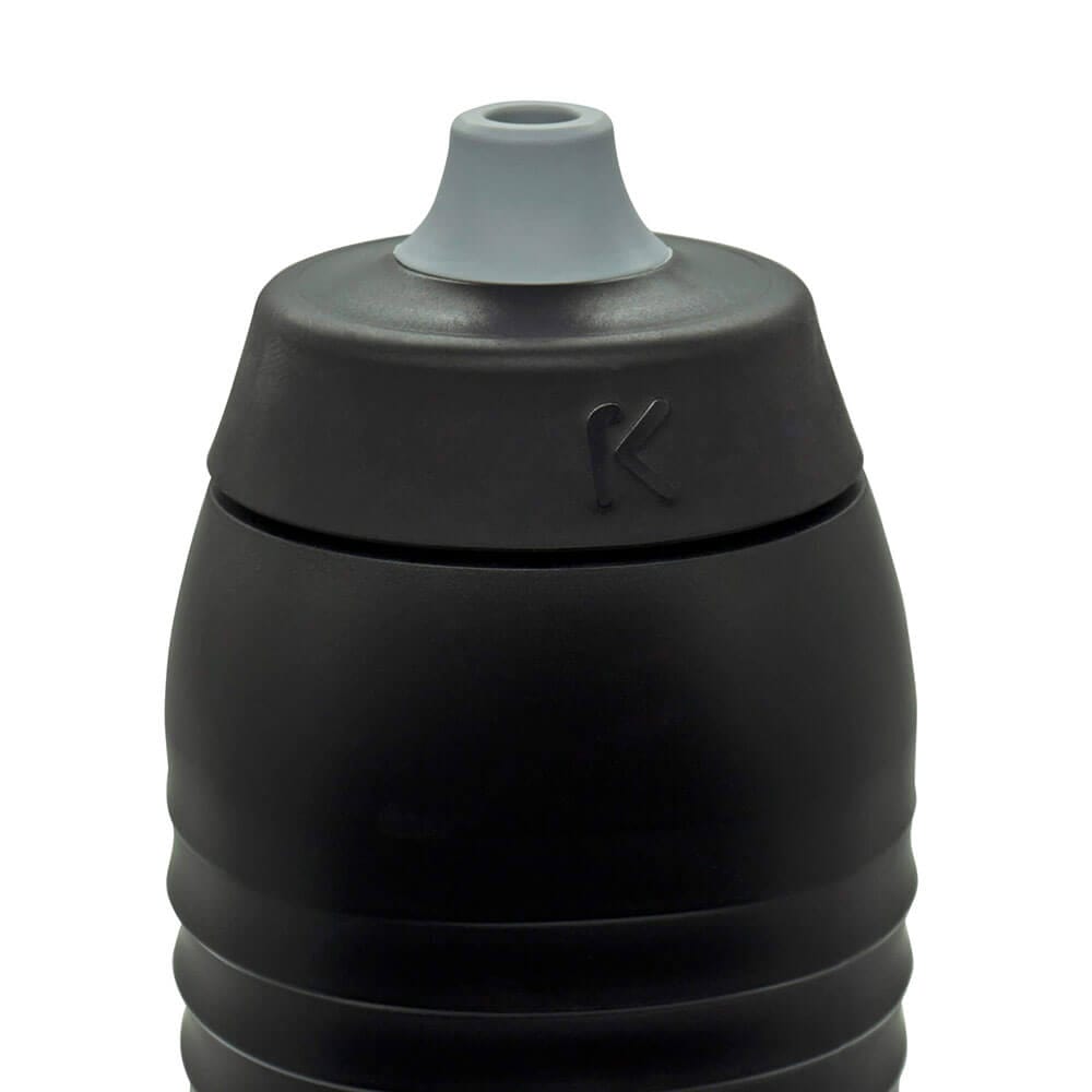 Schwarze Keego Trinkflasche mit Easy Clean Noppe aus reinem Silikon grau