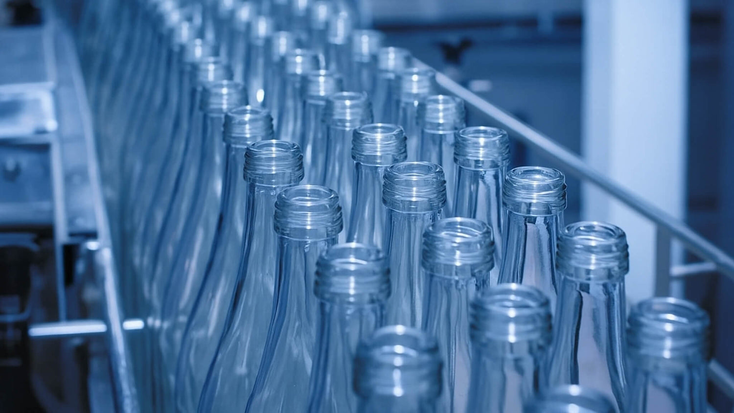 Mikroplastik auch in Glasflaschen - die unsichtbare Gefahr