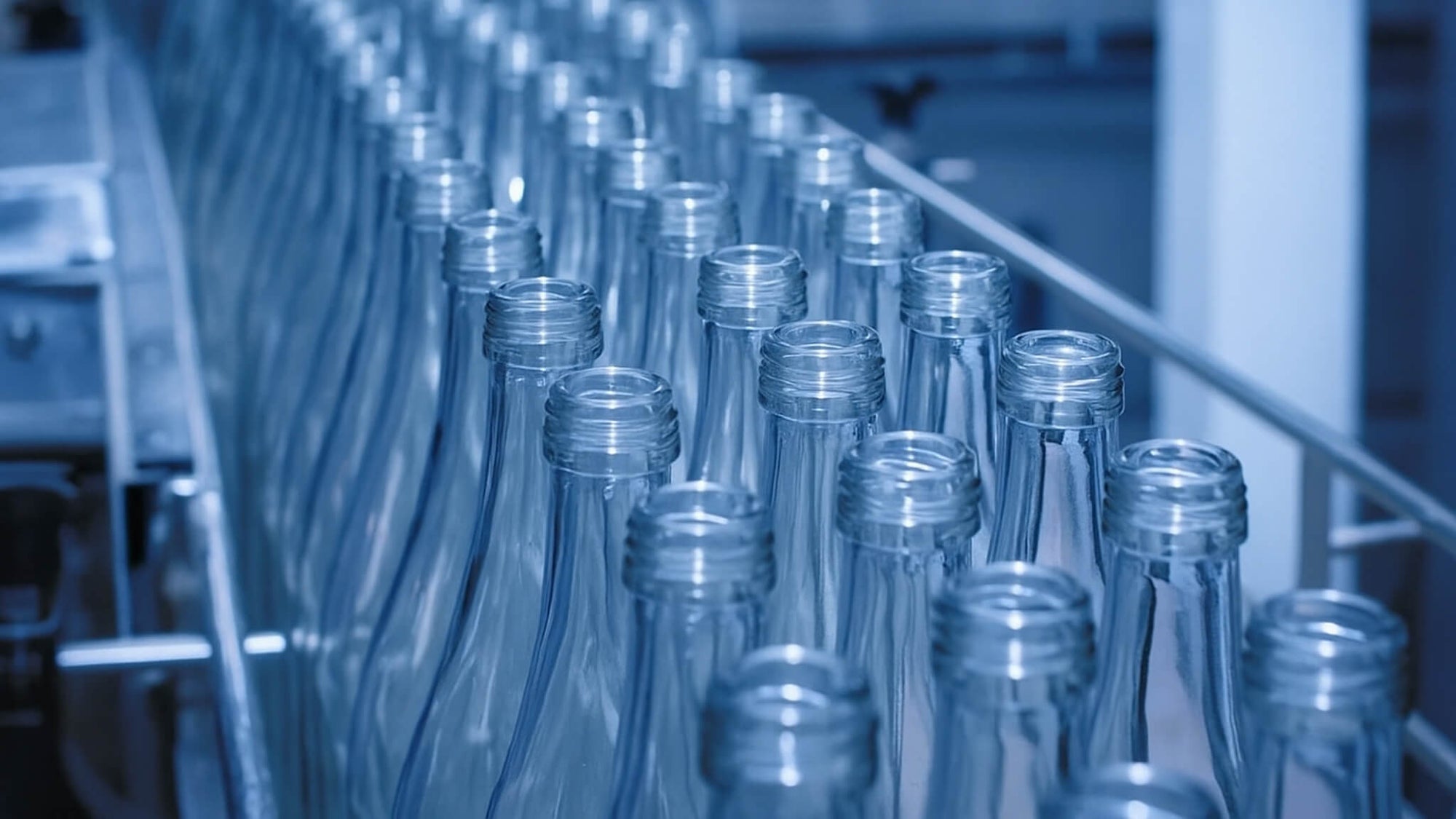 Microplastics in glass bottles too - the invisible danger